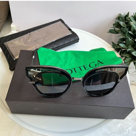 Bottega Veneta new sunglasses box and case BV0094S main image 8